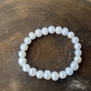 Natural Freshwater Pearl Stretch Bracelet